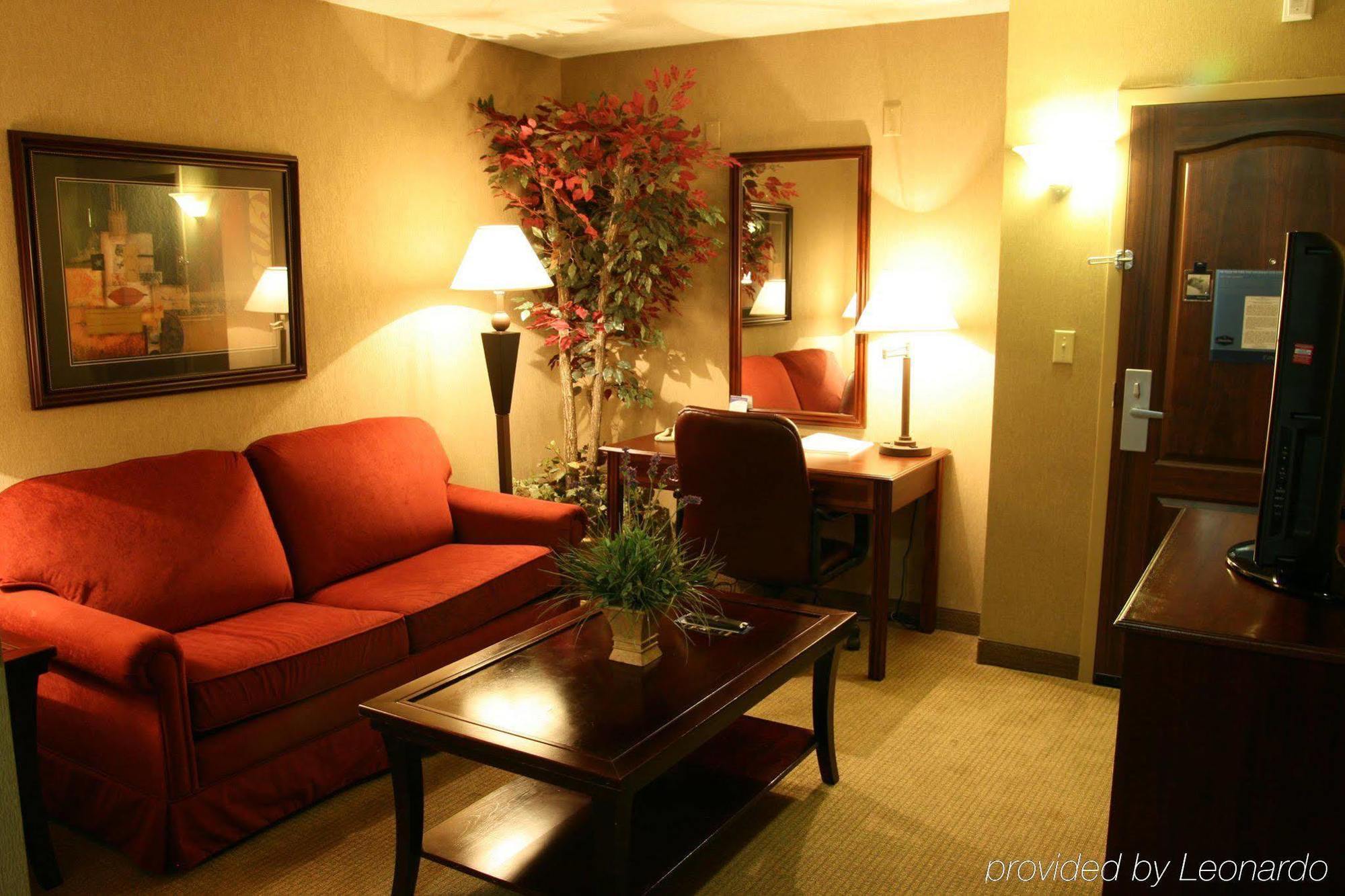 Hampton Inn Siloam Springs Room photo